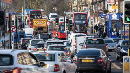 لندن تفرض ضريبة ازدحام على السيارات الكهربائية لأول مرة