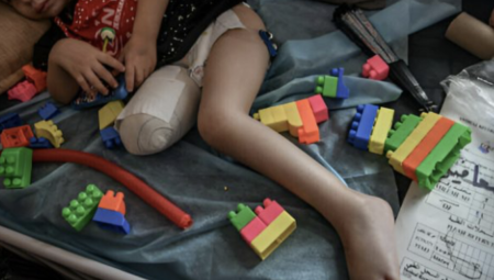 دعوات برلمانية لإجلاء أطفال غزة المرضى والمصابين فورًا إلى المملكة المتحدة