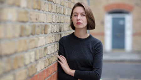 الكاتبة الأيرلندية الشهيرة سالي روني تخصص عائدات أعمالها لدعم جماعة Palestine Action