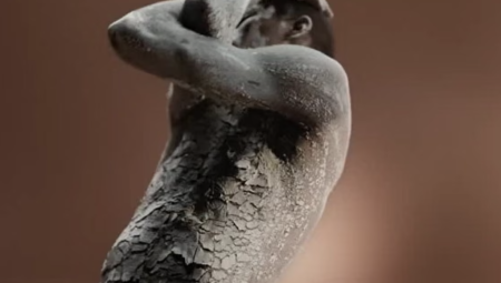 هيئة الإعلان في بريطانيا تحظر إعلانًا لجل استحمام بسبب رسائل عنصرية