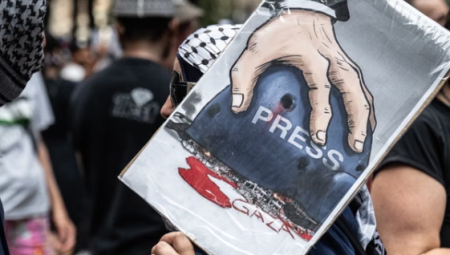 27 دولة بينها بريطانيا تدعو لتمكين الإعلام الدولي من دخول غزة
