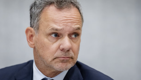 وزير الخارجية الهولندي يستقيل بعد فشل مساعٍ لفرض عقوبات على إسرائيل