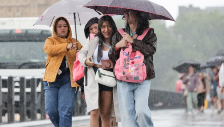 توقعات بهطول أمطار غزيرة على جنوب إنجلترا وويلز وتحذيرات من فيضانات