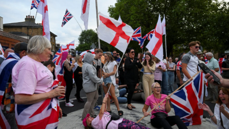 وزارة الداخلية البريطانية تُصرّح بأن حقوق طالبي اللجوء أهم من اهتمامات سكان إيبينغ