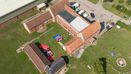 محاكمة رجل كبير السن قام بإعطاء أطفال حلوى مُهدئة في مخيم صيفي