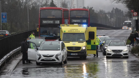 طقس دافئ في بريطانيا يصل إلى 24 درجة مئوية وتحذيرات من أمطار وفيضانات