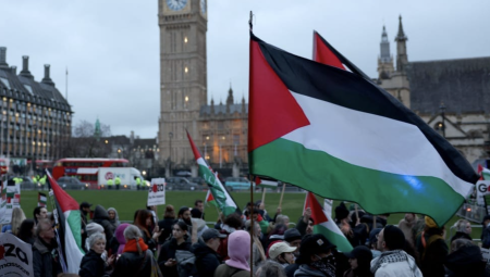 التماس فلسطيني يطالب بريطانيا بالاعتراف بانتهاكاتها خلال الانتداب وتقديم اعتذار وتعويضات