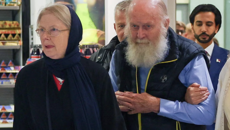 زوجان بريطانيان يعودان إلى لندن بعد احتجازهما ثمانية أشهر في أفغانستان