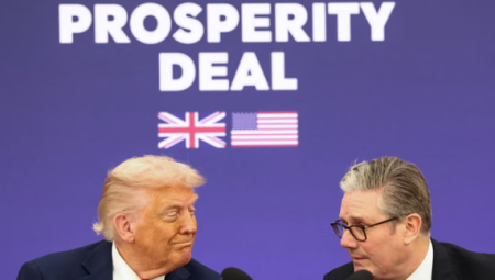 بريطانيا تدرس تخفيض رسوم تأشيرات العمال المهرة لمنافسة الولايات المتحدة