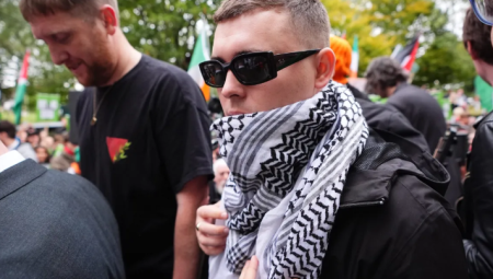 محكمة لندن تسقط تهمة الإرهاب عن مغني الراب مو شارا