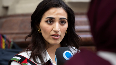 انتصار للطبيبة رحمة العدوان: NHS تسمح لها بمواصلة عملها بعد اتهامها بإنكار الهولوكوست