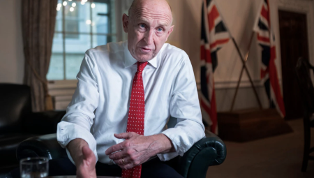 وزير الدفاع البريطاني يدعو أصحاب العمل لحث موظفيهم على الانضمام للاحتياط العسكري