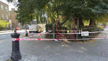 جريمة قتل تهز حدائق كامدن: طعن رجل أمام العائلات وهروب جماعي