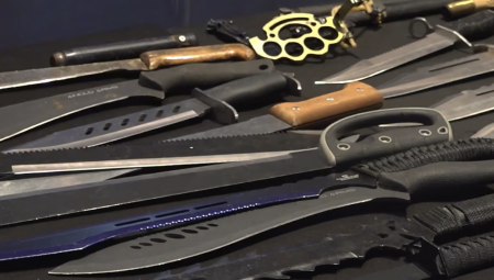 أطفال في سن الـ 12 يديرون تجارة سكاكين عبر الإنترنت.. وبريطانيا تتوعد بإجراءات صارمة