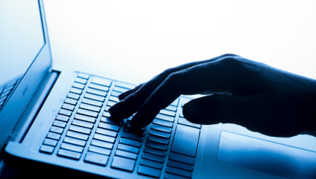 ارتفاع قياسي في بلاغات الابتزاز الجنسي للأطفال عبر الإنترنت في بريطانيا