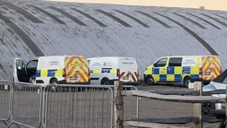 مأساة في سماء كينت: مصرع مظلي خبير إثر عطل في مظلته بمطار هيدكورن