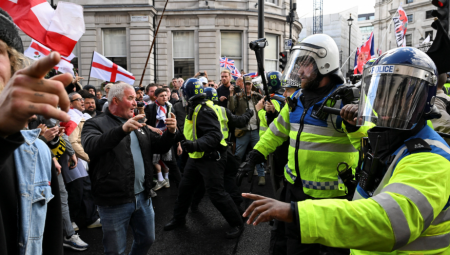 اتهامات لشرطة لندن بمحاباة مظاهرة يمينية متطرفة على حساب مظاهرة مؤيدة لفلسطين