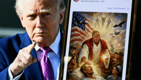 ترامب يثير جدلاً واسعاً بعد نشره صورة ذكاء اصطناعي تظهره في هيئة المسيح