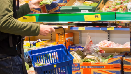 الحكومة البريطانية تتوقع استمرار الغلاء لأكثر من ثمانية أشهر