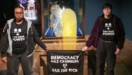 توجيه تهم جنائية لثمانية نشطاء من مجموعة استعادة السلطة في لندن