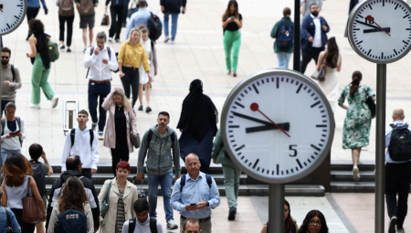 تحذيرات من ركود فني في بريطانيا: ربع مليون وظيفة في خطر بحلول 2027