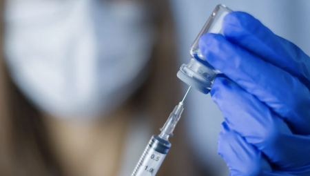 بريطاينا تطلق تجارب لقاح إنفلونزا الطيور لمواجهة مخاطر سلالة (H5N1)