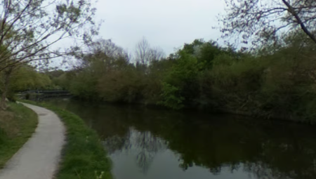 وفاة أم وطفلها غرقاً في متنزه Elthorne Park غرب لندن