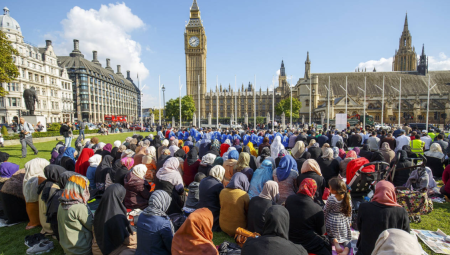 دراسة بريطانية: حرب غزة وراء ارتفاع ملحوظ في اعتناق البريطانيين للإسلام