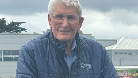 “إجراء مبالغ فيه”: ورقة شجر تُغرم متقاعدًا 250 جنيهًا إسترلينيًا