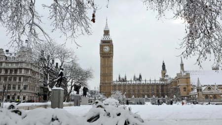 فرصة لعيد ميلاد أبيض في المملكة المتحدة وسط طقس متقلب وأمطار ورياح