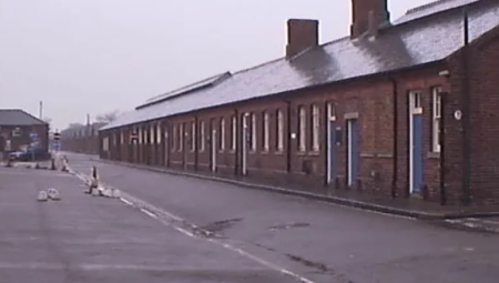 الحكومة تستعد لنقل أول دفعة من طالبي اللجوء إلى ثكنات عسكرية شرق ساسكس