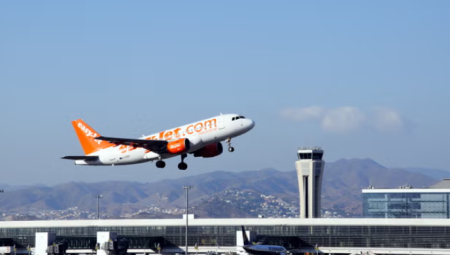 حادث مأساوي على متن إيزي جيت يؤخر الرحلة إلى لندن لأكثر من 11 ساعة