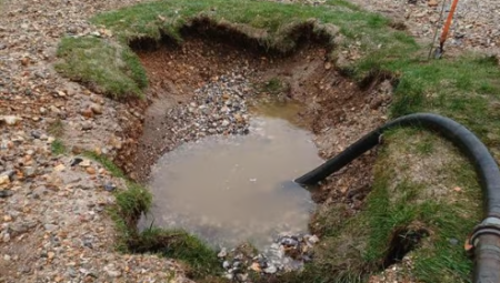 انفجار أنبوب رئيسي يقطع المياه عن 18 ألف منزل في كرويدون