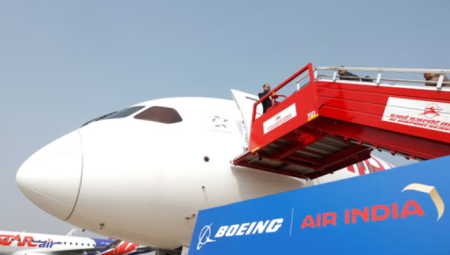 هيئة الطيران البريطانية تستدعي الخطوط الجوية الهندية بعد عطل بمفتاح الوقود