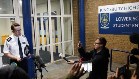 وحدة مكافحة الإرهاب تحقق في طعن طالبين داخل مدرسة شمال غربي لندن