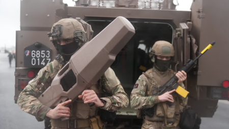 بريطانيا تنضم لتحالف أوروبي لتطوير دفاعات منخفضة التكلفة ضد الطائرات المسيّرة