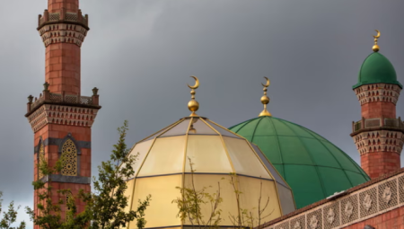 مطالب بتسهيل إجراءات حماية المساجد بعد انتقادات شرط إثبات الاستهداف