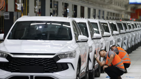 شركة BYD تتفوق على تسلا وتصبح أكبر بائعة سيارات كهربائية في العالم