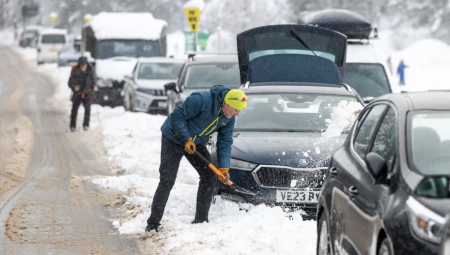 العاصفة غوريتّي تضرب بريطانيا برياح قوية وتساقط كثيف للثلوج