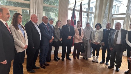 مؤتمر الجالية العربية يُكرم سفيرة لبنان في لندن ويبدأ سلسلة لقاءات مع السفراء العرب