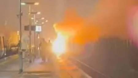 فوضى في السكك الحديدية بعد اندلاع حريق ضخم قرب محطة قطارات بلندن