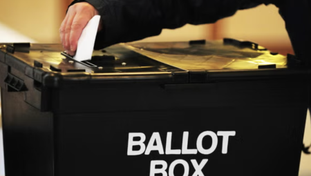 بريطانيا: 22 مجلسًا محليًا تسعى لتأجيل الانتخابات وسط جدل سياسي