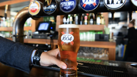 ستارمر: 7 آلاف حانة أُغلقت خلال حكم المحافظين