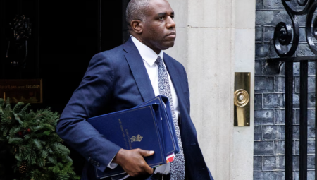 لامي يصف تسريب تفاصيل اجتماع أمني سري حول إيران بـ المهزلة ويطالب بفتح تحقيق