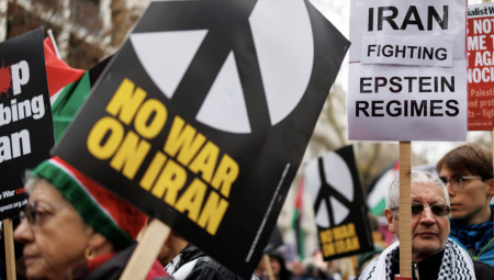 لندن: آلاف المتظاهرين يطالبون بوقف الحرب على إيران وتحذيرات من تكرار سيناريو العراق