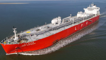 بريطانيا على أعتاب أزمة غاز حادّة: المخزون يكفي ليومين فقط وسط شلل في الشحنات العالمية