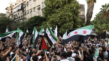 لأول مرة: بريطانيا توجه تهماً بارتكاب جرائم ضد الإنسانية لضابط مخابرات سوري سابق!