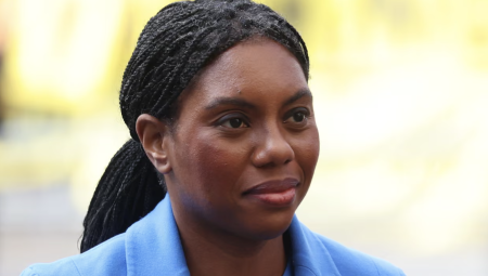 بادينوك تنفي رغبتها في الحرب ضد إيران وتتمسك بحق بريطانيا في تحييد الصواريخ