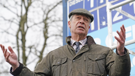 انقسام في حزب الإصلاح البريطاني: فاراج يتراجع عن دعم حرب إيران