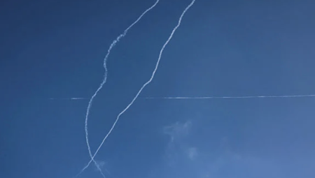 اعتقال بريطاني ستيني في دبي بتهمة تصوير الصواريخ الإيرانية